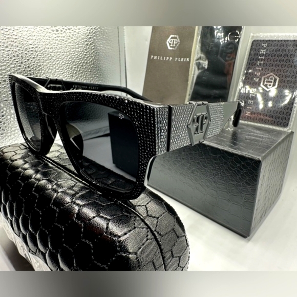 🏆Philipp Plein ICON SPP042S COL.700S‼️Size 54-23-145‼️Stunning🏆 - Picture 3 of 15